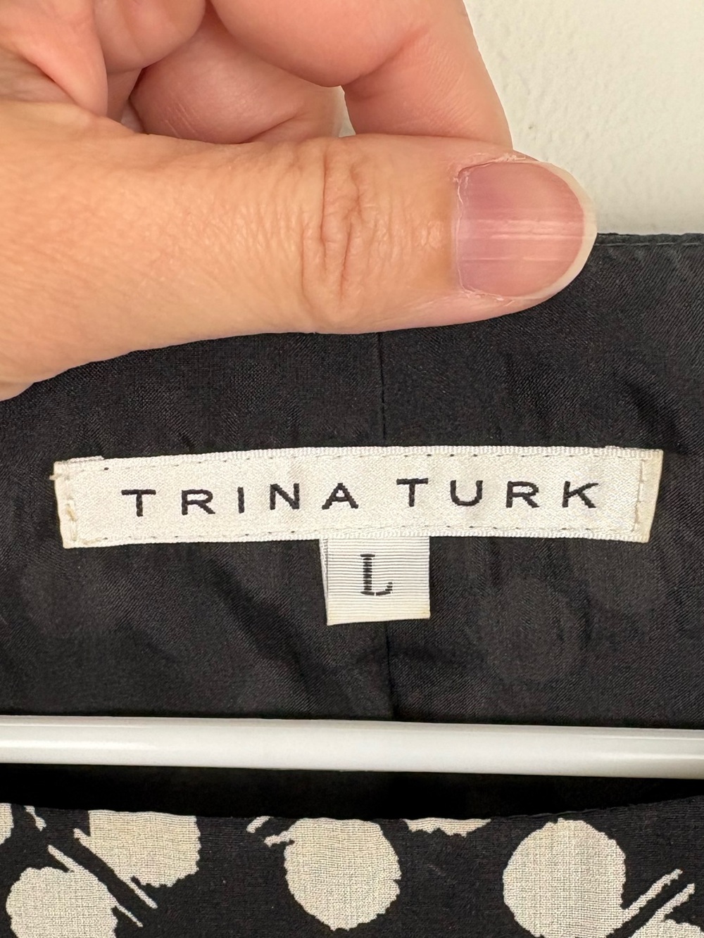 Trina Turk Black & White Puff Sheer Sleeve Blouse Large 93% Silk Geometric Dots - Picture 2 of 13